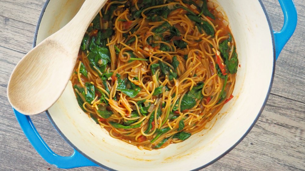 the best one-pot pasta recipe with spinach and tomatoes