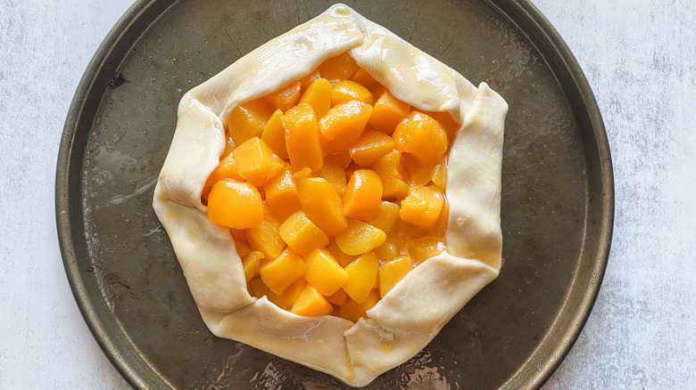 unbaked peach tart