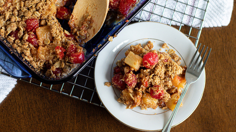 easy pineapple cherry crisp