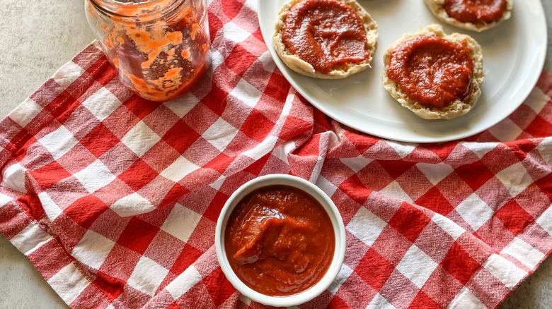 pizza sauce on english muffins 