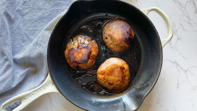 mushrooms with sauce