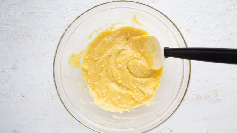 pumpkin bar batter in bowl