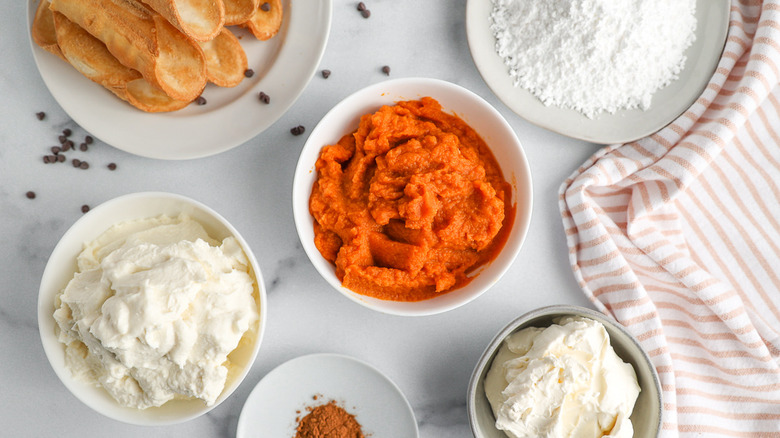 ingredients for pumpkin cannolis