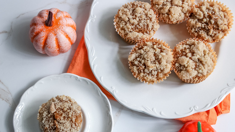 muffins on a plate 