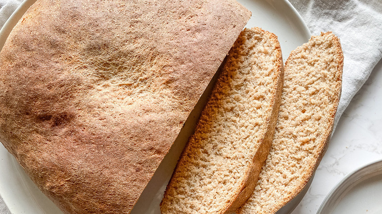 sliced rye bread on plate