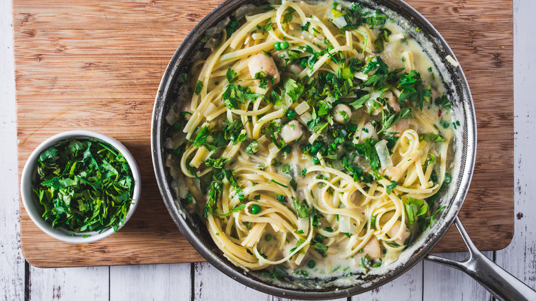 pan with scallops alfredo