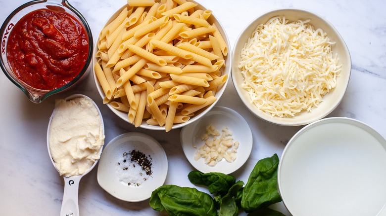 slow cooker baked ziti ingredients