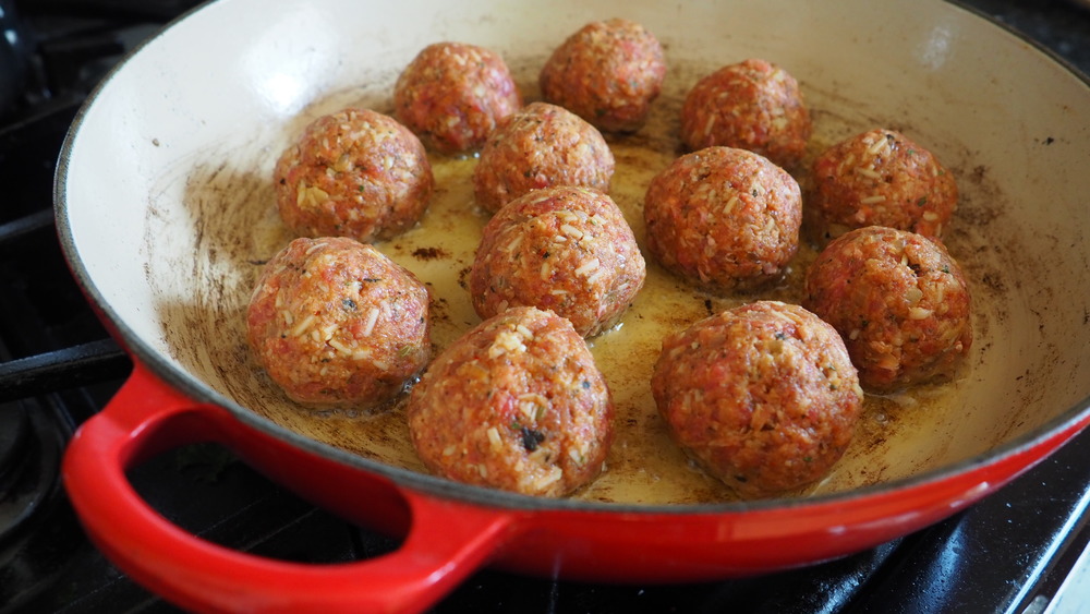 the best way to cook meatballs for your Easy spaghetti and meatballs casserole