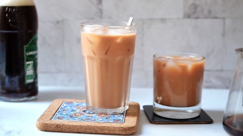 thai iced tea in glasses