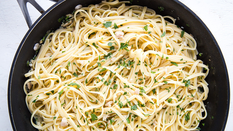 clam linguine in skillet