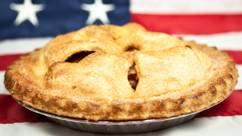 Eating Apple Pie On The Fourth Of July Goes Back To The First American 