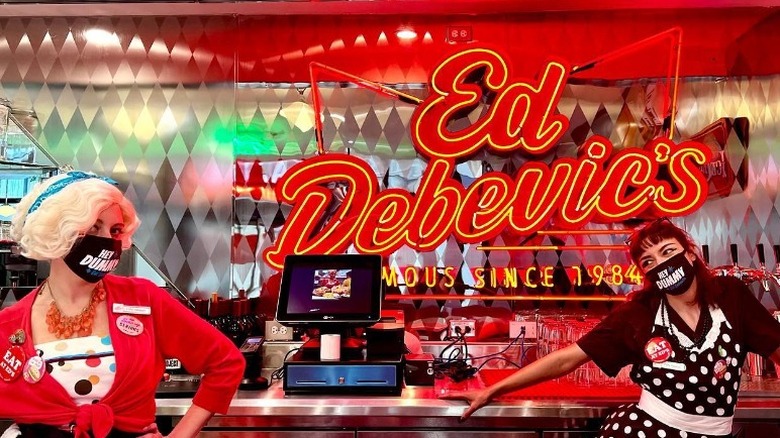 Ed Debevic's Chicago counter with servers