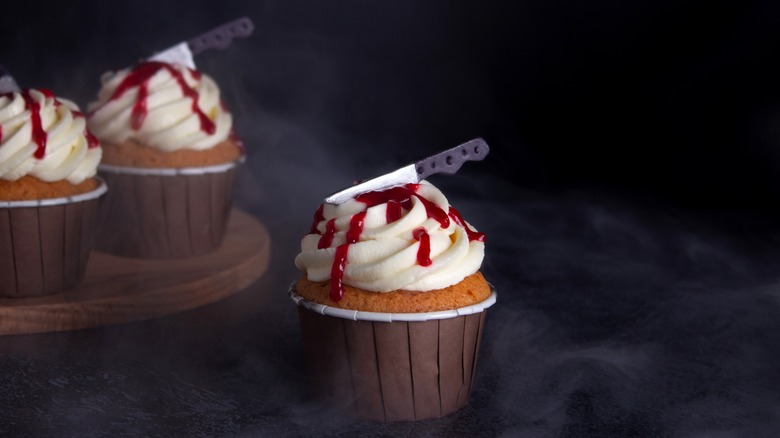 halloween bloody cupcakes