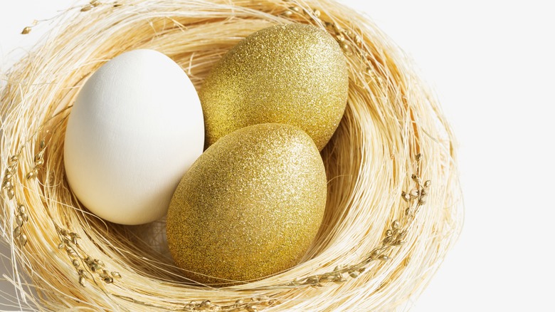 sparkly egg gold nest glitter