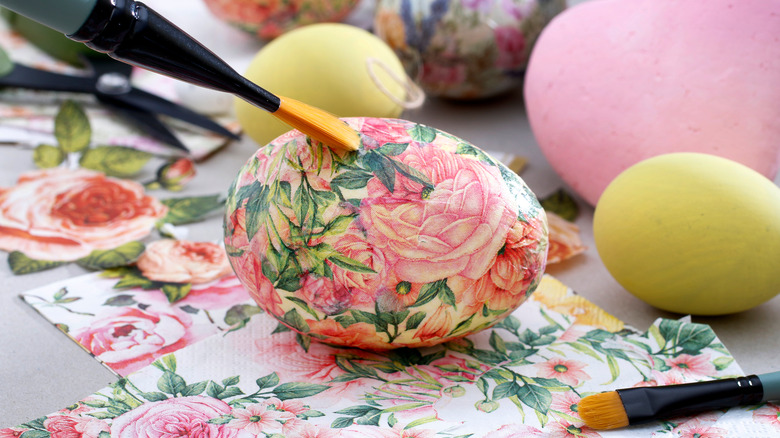 flower decoupage brush egg