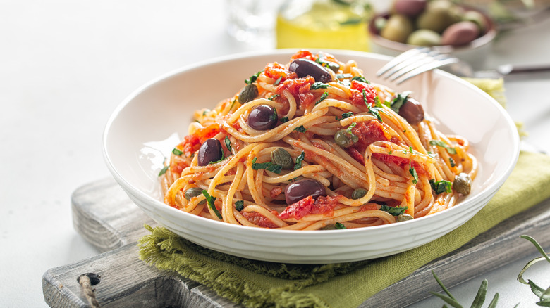 pasta with tomato, capers and olives