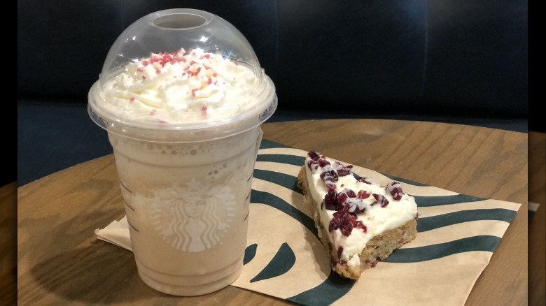 starbucks holiday Toasted White Chocolate Mocha Frappuccino