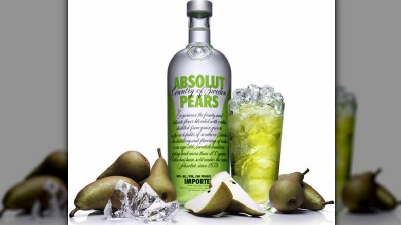 Bottle of Absolut Pears with fruit