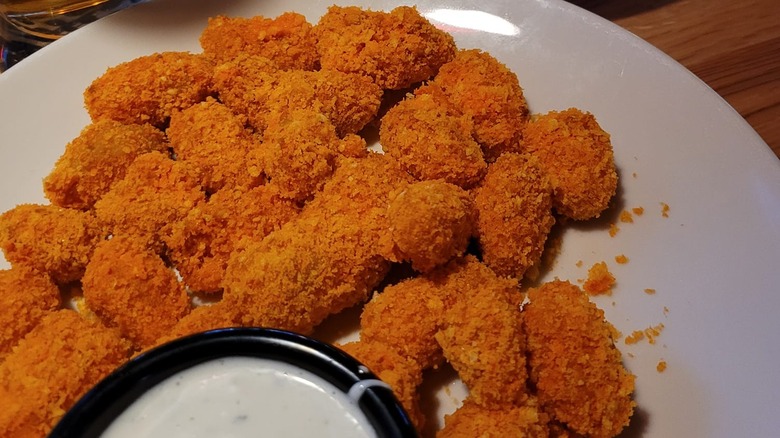 Applebee's cheeto cheese curds 