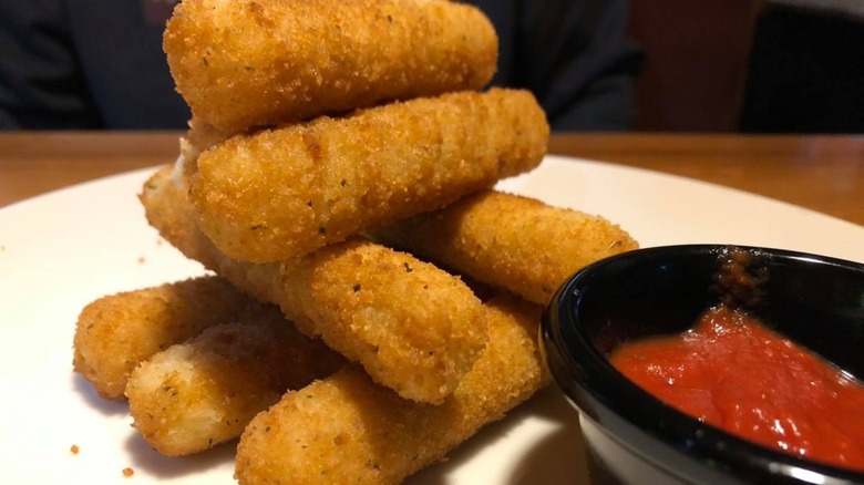 Applebee's mozarella sticks appetizer 