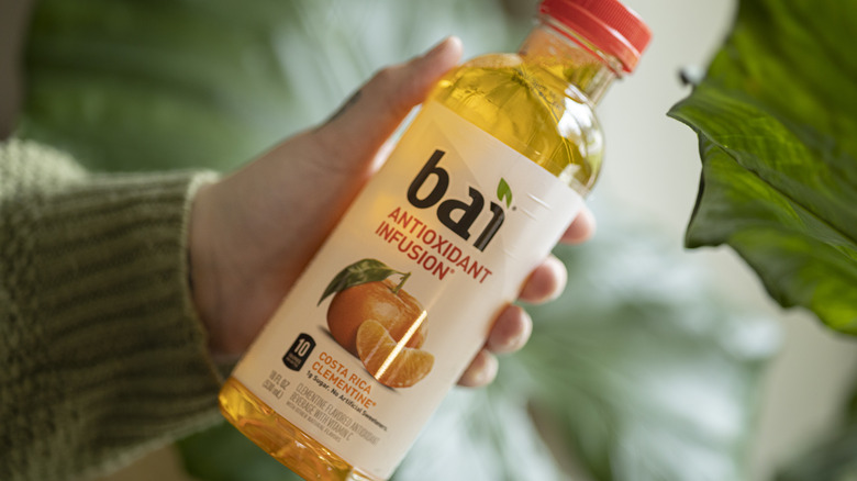 Costa Rica Clementine Bai water