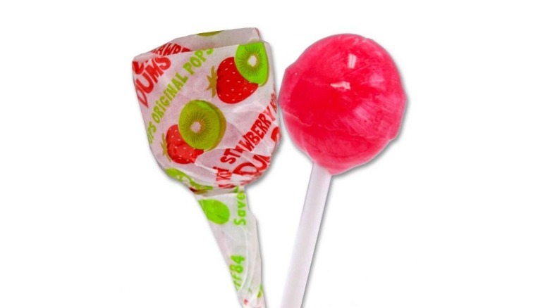 Strawberry Kiwi Dum Dums lollipop