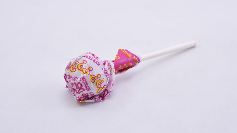 Mystery Dum Dums lollipop