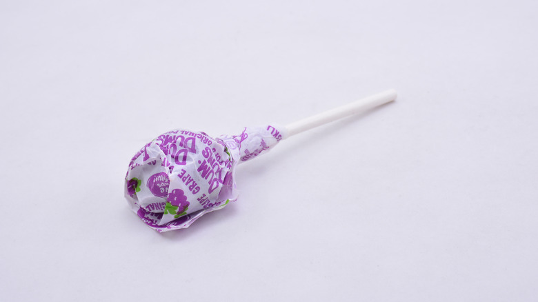 Grape Dum Dums lollipop