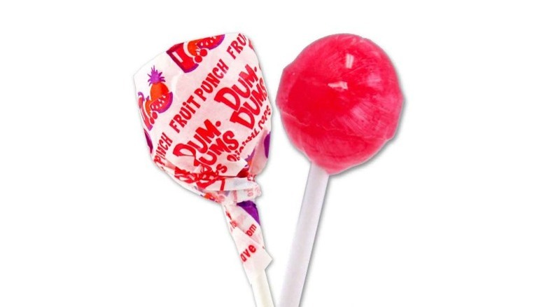 Fruit Punch Dum Dums lollipop