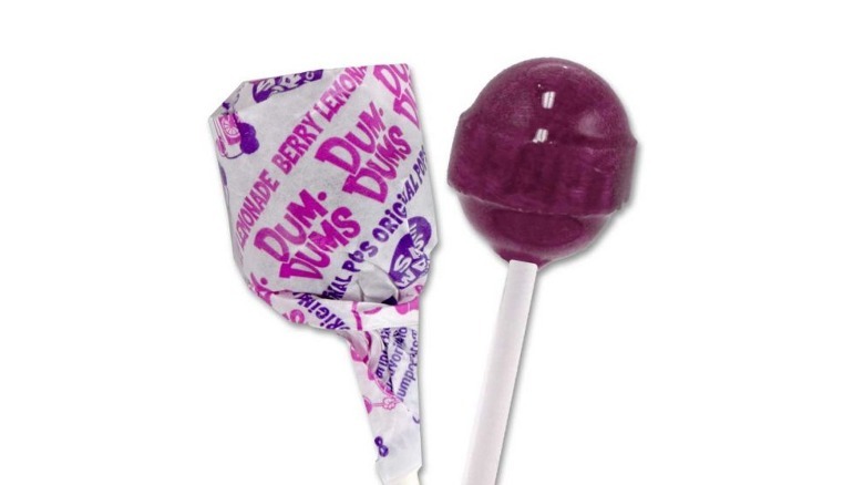 Berry Lemonade Dum Dums lollipop