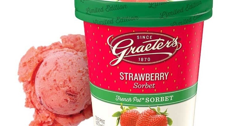 Graeter's strawberry sorbet pint scoop