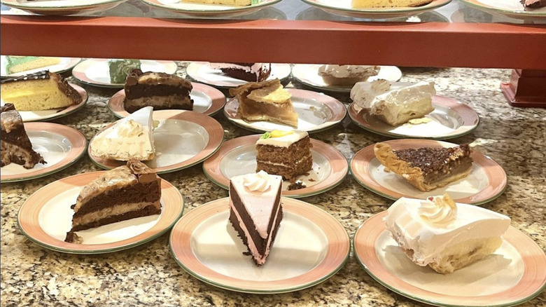 buffet dessert cakes