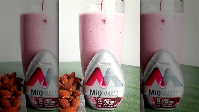 MiO Cherry Blackberry smoothie with almonds