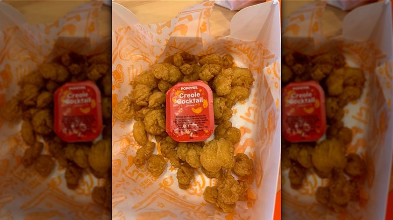 Fried chicken with sauce packet