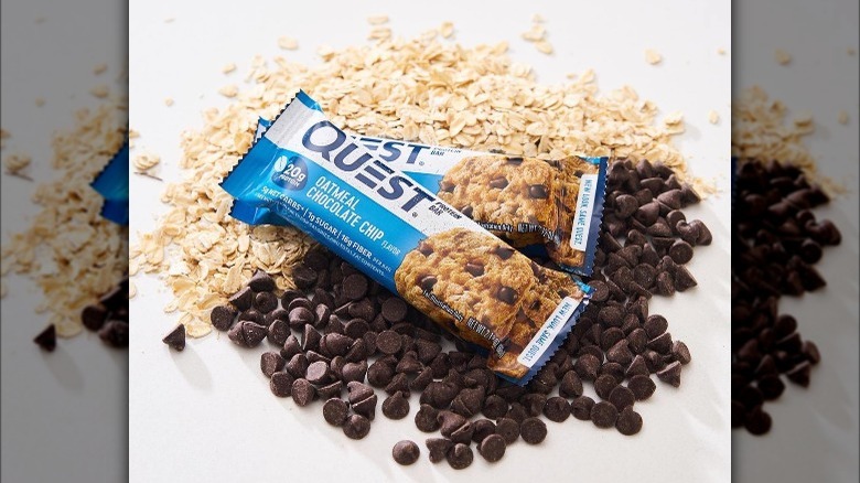 Oatmeal Chocolate Chip Quest Bars 