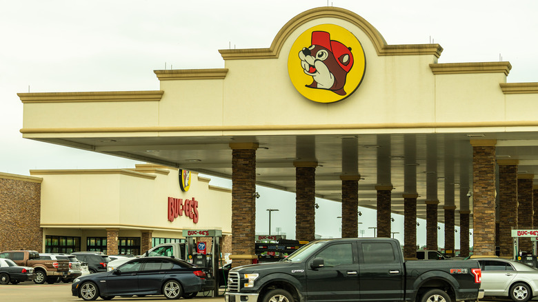 Buc-ee's exterior shot