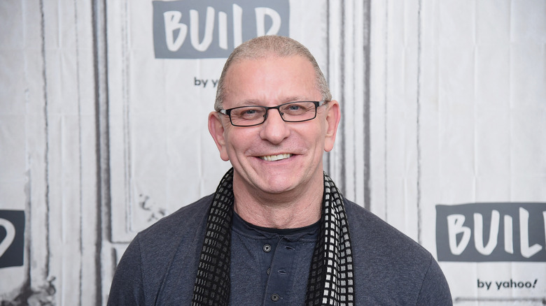 Headshot of Robert Irvine