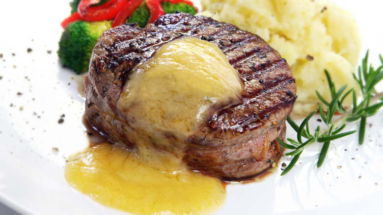 steak with butter sauce