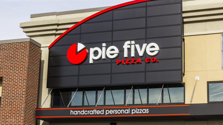 Pie Five pizza restaurant