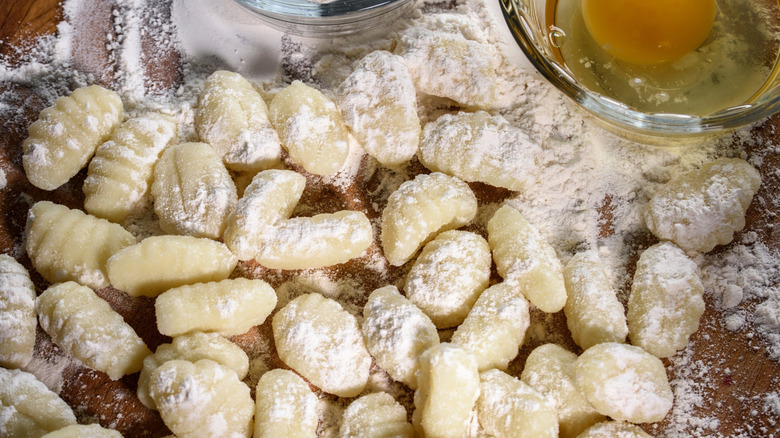 fresh gnocchi dusted in flour