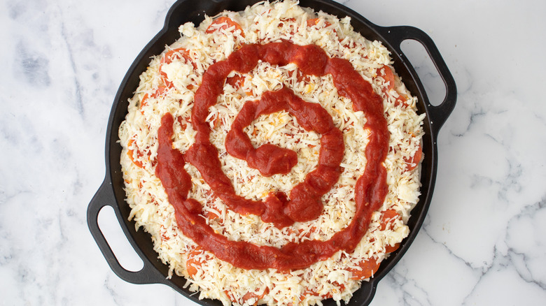 assembled pizza mac cheese skillet