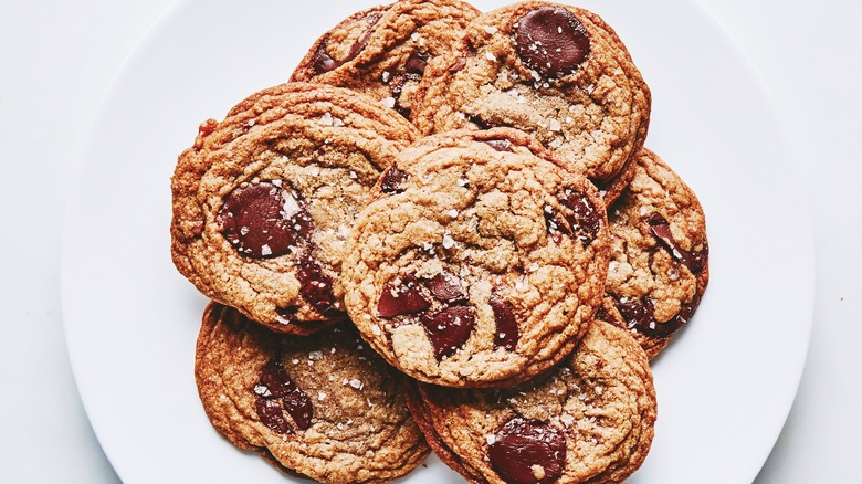 chocolate chip cookies with salt