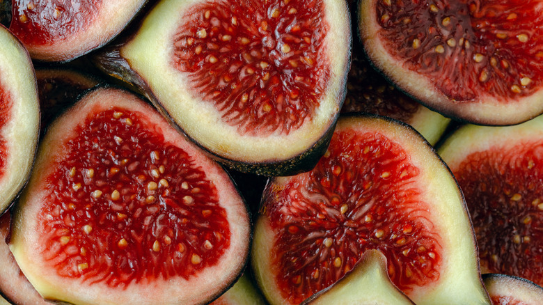 Sliced figs