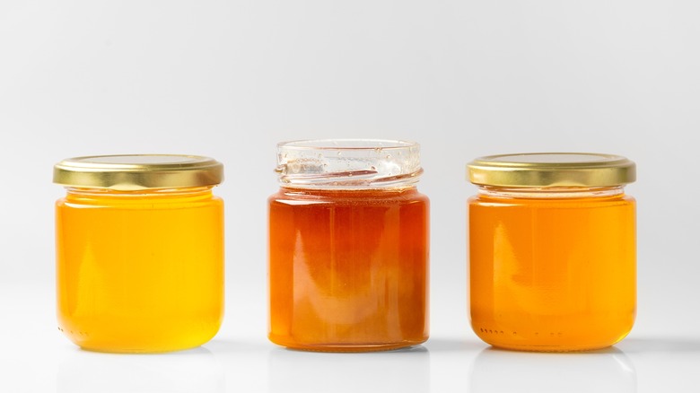 jars of different honey varieties