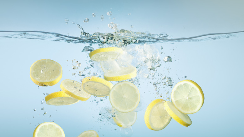 lemons in water