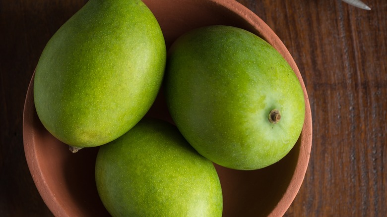 mangos in fruit bowl