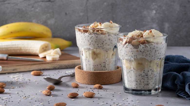 Oat milk and overnight oats with bananas