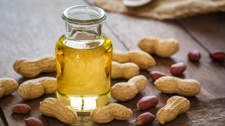 Peanut oil and peanuts