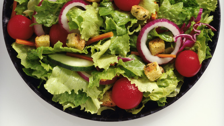 garden salad in bowl