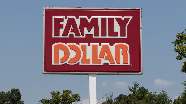 Family Dollar sign and trees